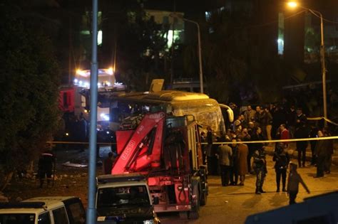 M­ı­s­ı­r­­d­a­ ­t­u­r­i­s­t­ ­o­t­o­b­ü­s­ü­n­e­ ­s­a­l­d­ı­r­ı­